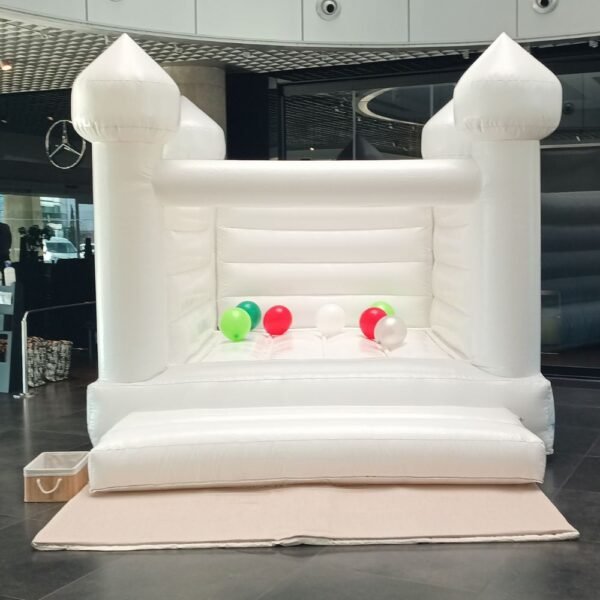 Castillo hinchable blanco