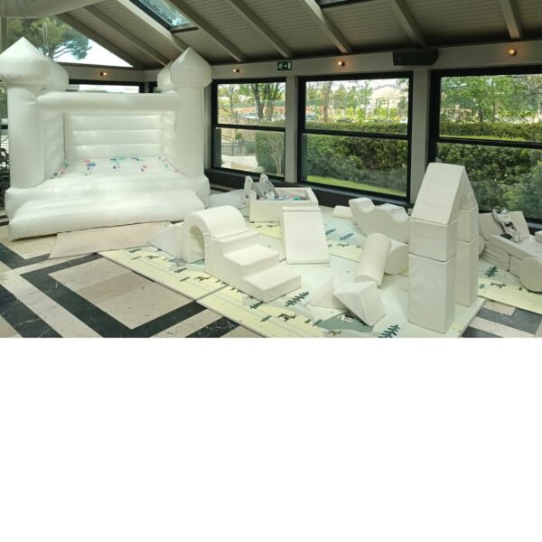 Pack combo: Castillo hinchable blanco + Juegos blandos