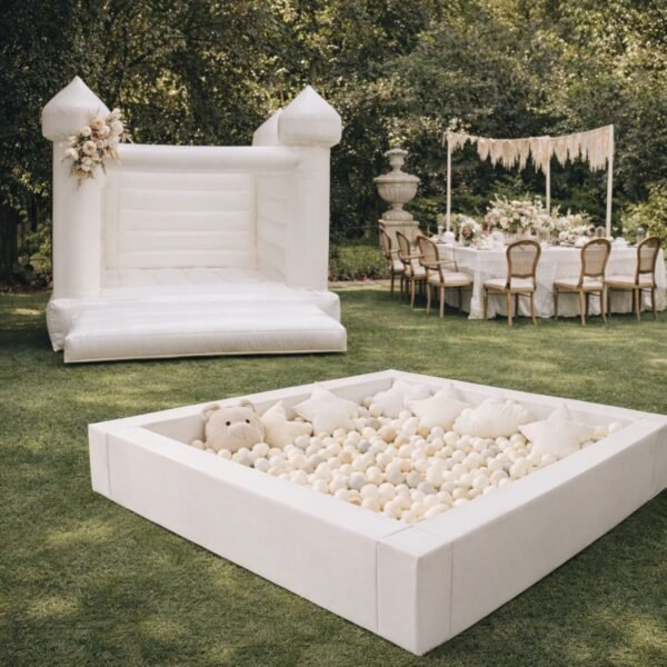 Alquiler Castillo hinchable y piscina blanca eventos Madrid
